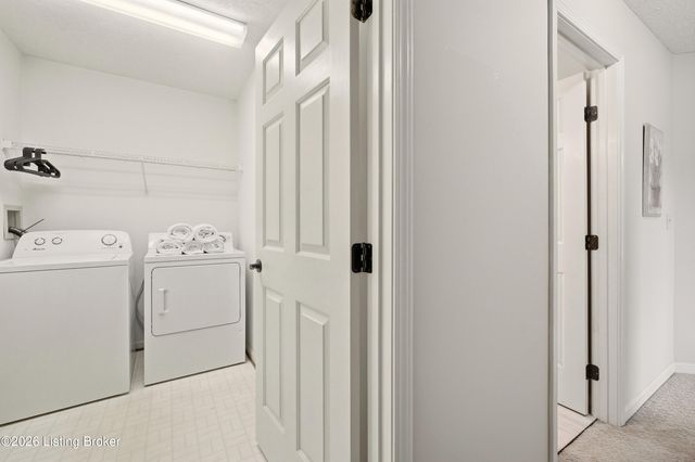 3419 Brookhollow Dr, Louisville, KY 40220