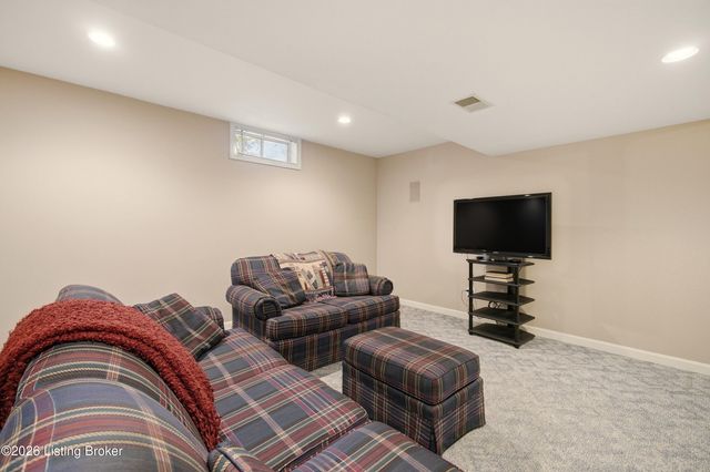 3419 Brookhollow Dr, Louisville, KY 40220