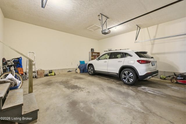 3419 Brookhollow Dr, Louisville, KY 40220