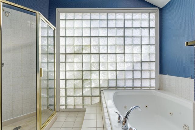 9306 Corner Oaks Lane, Houston, TX 77036