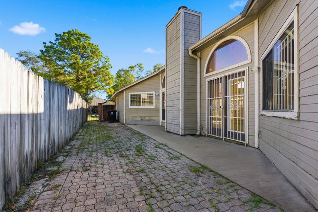 9306 Corner Oaks Lane, Houston, TX 77036