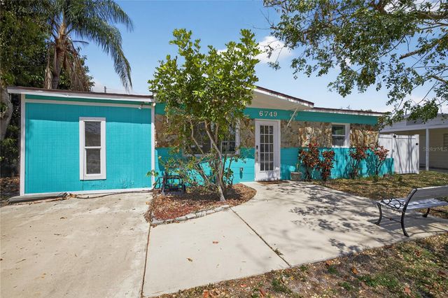 6749 81ST AVENUE N, Pinellas Park, FL 33781