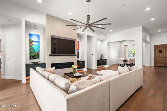 3927 E CRITTENDEN Lane, Phoenix, AZ 85018