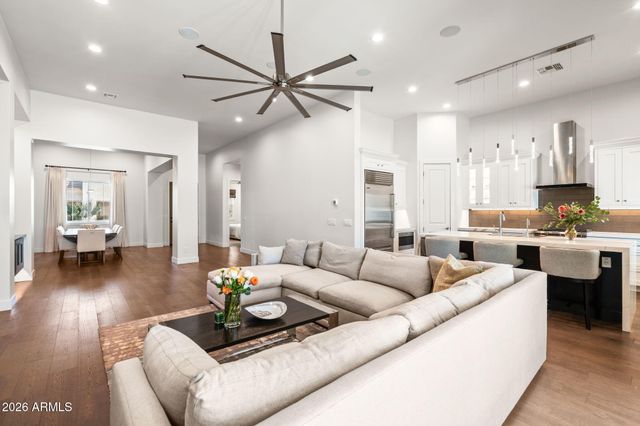 3927 E CRITTENDEN Lane, Phoenix, AZ 85018