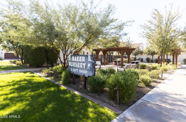 3927 E CRITTENDEN Lane, Phoenix, AZ 85018