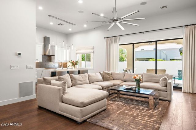 3927 E CRITTENDEN Lane, Phoenix, AZ 85018