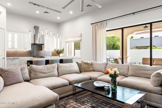 3927 E CRITTENDEN Lane, Phoenix, AZ 85018