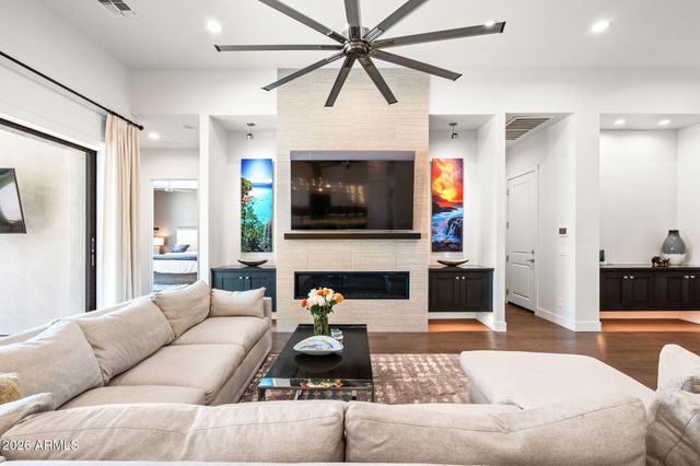 3927 E CRITTENDEN Lane, Phoenix, AZ 85018