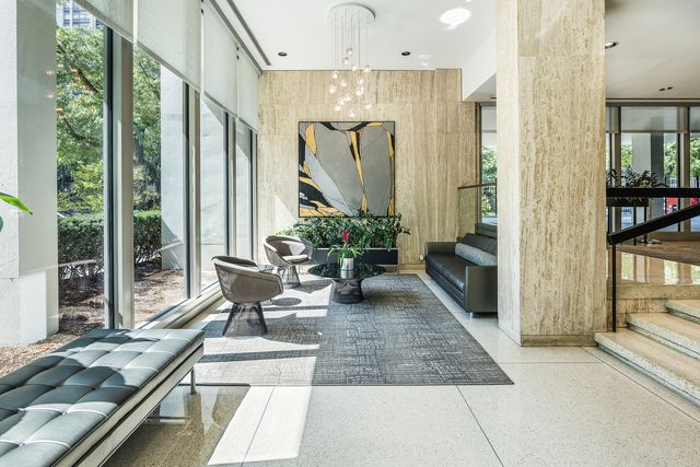 88 W Schiller Street 1003L, Chicago, IL 60610