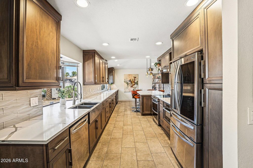 Image 17 of property listing at 5444 E KINGS Avenue, Scottsdale, AZ 85254