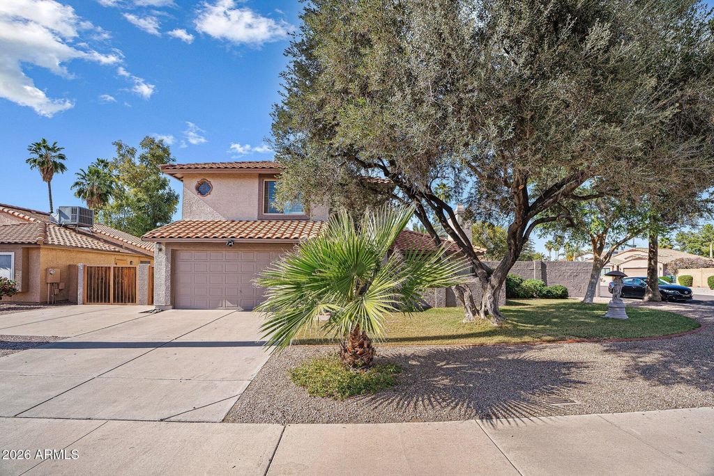 Image 3 of property listing at 5444 E KINGS Avenue, Scottsdale, AZ 85254