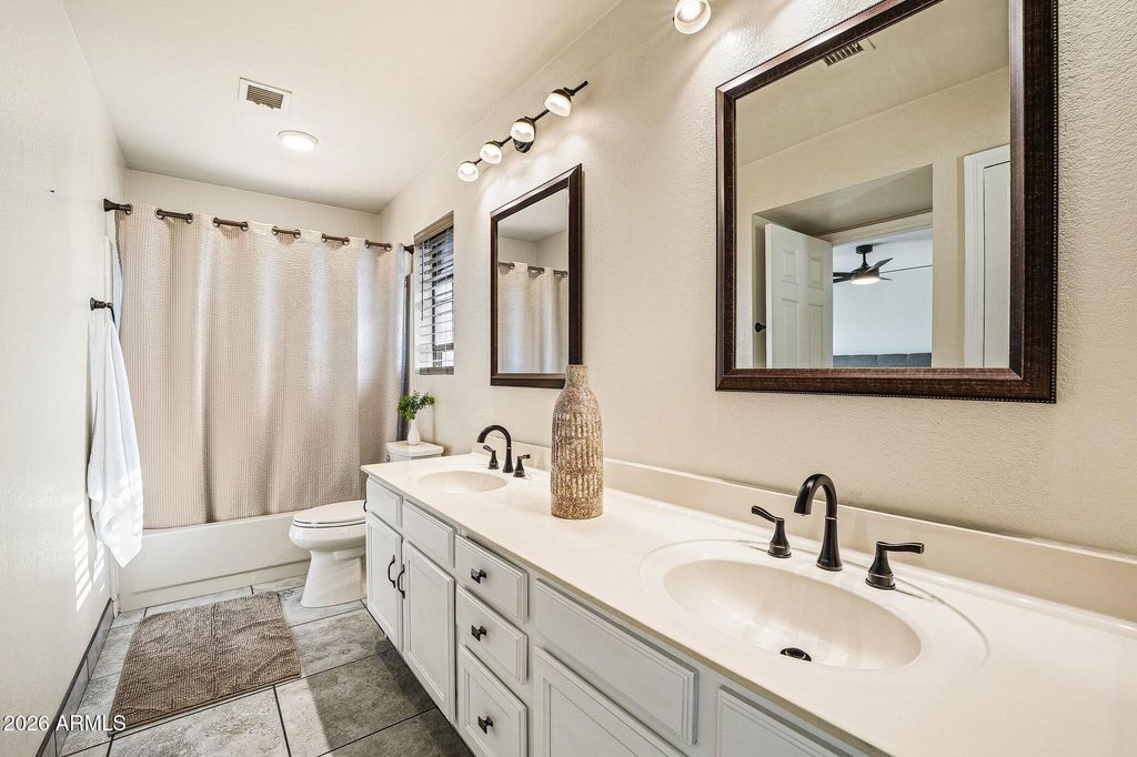 Image 32 of property listing at 5444 E KINGS Avenue, Scottsdale, AZ 85254