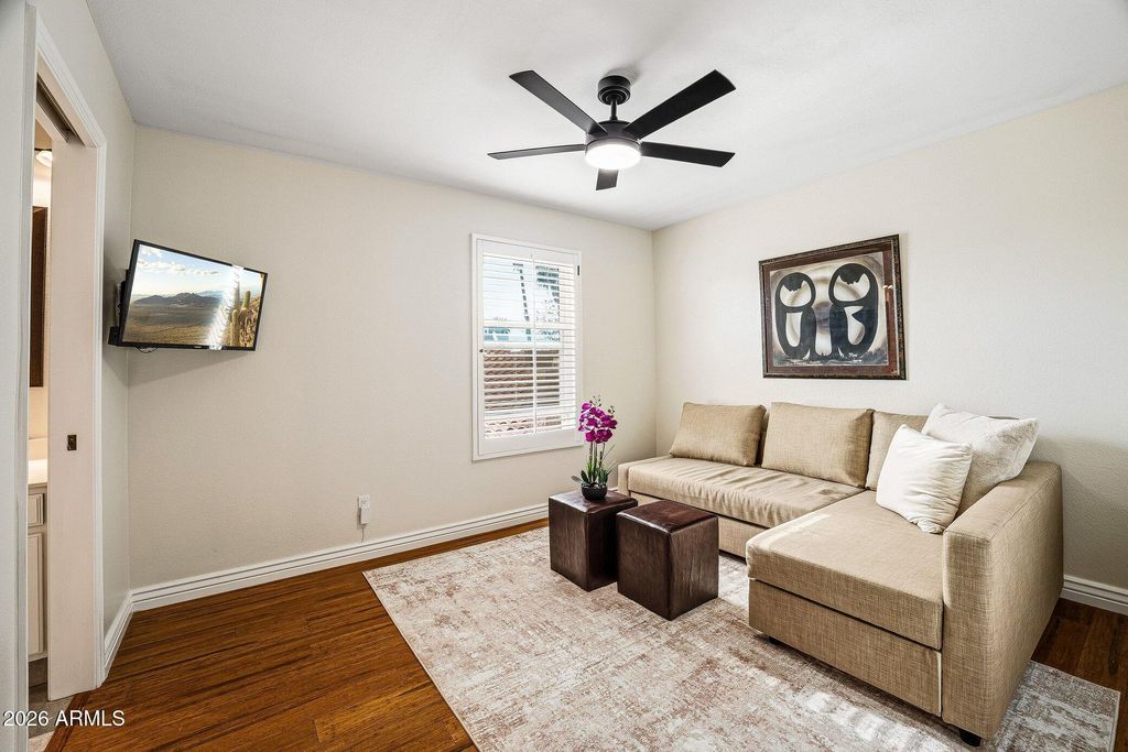 Image 33 of property listing at 5444 E KINGS Avenue, Scottsdale, AZ 85254