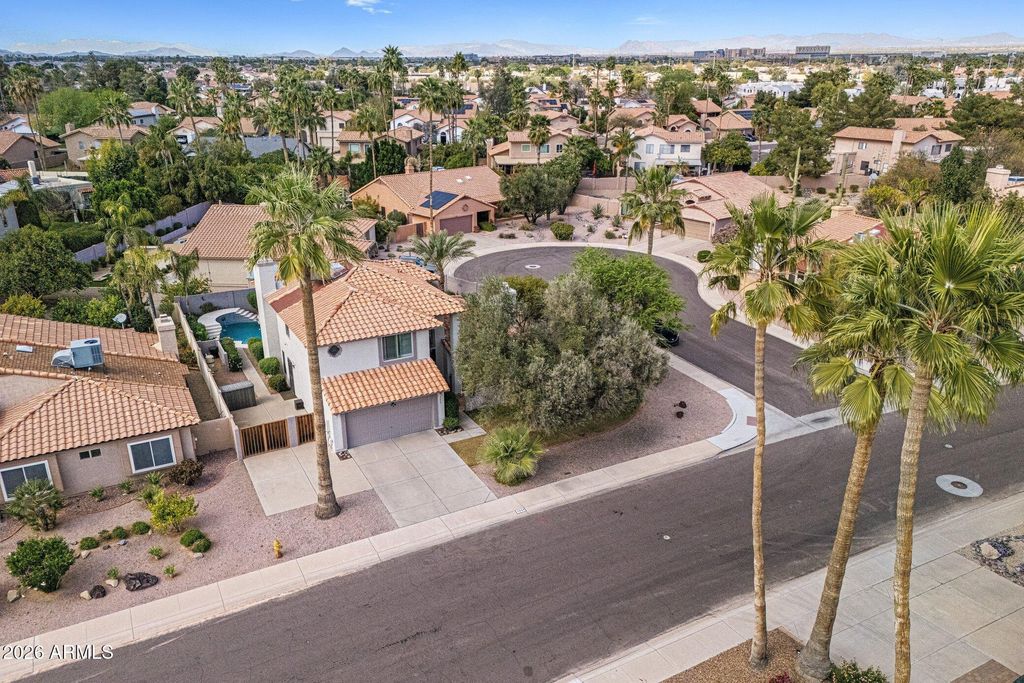 Image 5 of property listing at 5444 E KINGS Avenue, Scottsdale, AZ 85254