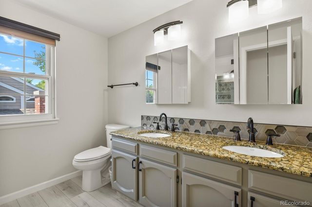 5301 S Garland Way, Littleton, CO 80123