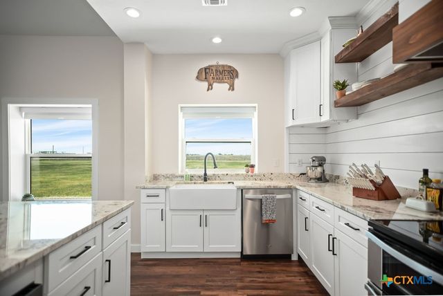 55 State Highway 316, Port Lavaca, TX 77979
