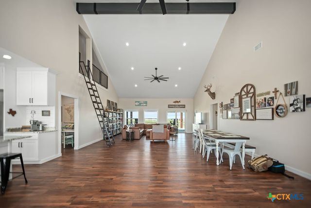 55 State Highway 316, Port Lavaca, TX 77979