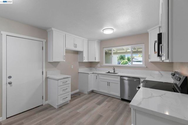 2950 Kelly St, Livermore, CA 94551