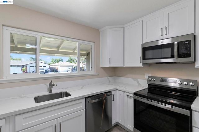 2950 Kelly St, Livermore, CA 94551