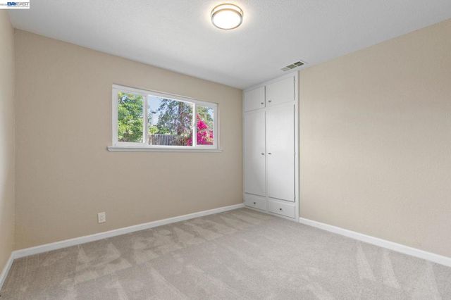 2950 Kelly St, Livermore, CA 94551