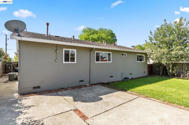 2950 Kelly St, Livermore, CA 94551