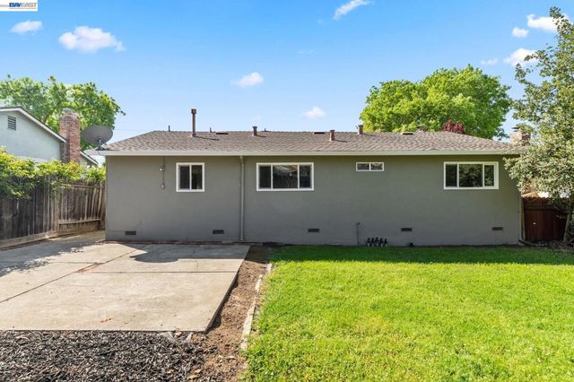2950 Kelly St, Livermore, CA 94551