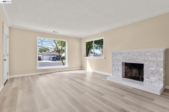 2950 Kelly St, Livermore, CA 94551