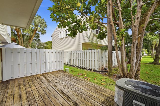 2627 NE 15th Street, Pompano Beach, FL 33062