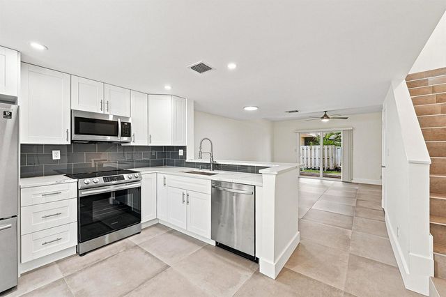 2627 NE 15th Street, Pompano Beach, FL 33062