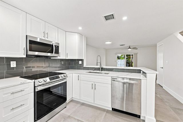 2627 NE 15th Street, Pompano Beach, FL 33062