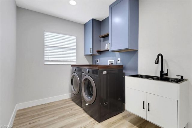 814 Victoria DR, Cape Coral, FL 33904