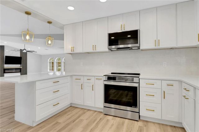 814 Victoria DR, Cape Coral, FL 33904