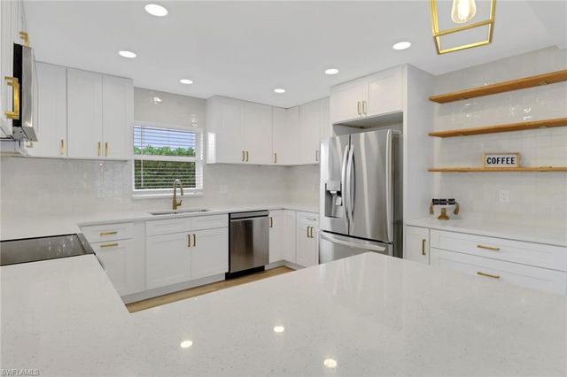 814 Victoria DR, Cape Coral, FL 33904