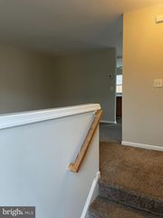 14 CREEK LN, Newark, DE 19702
