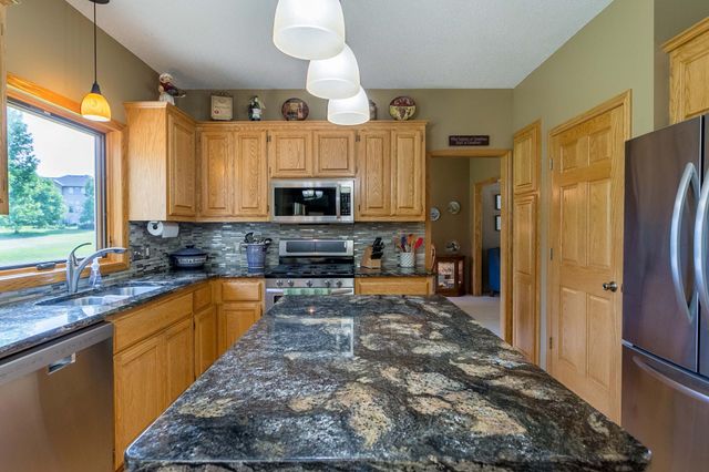 3895 Arlington Drive, Woodbury, MN 55129