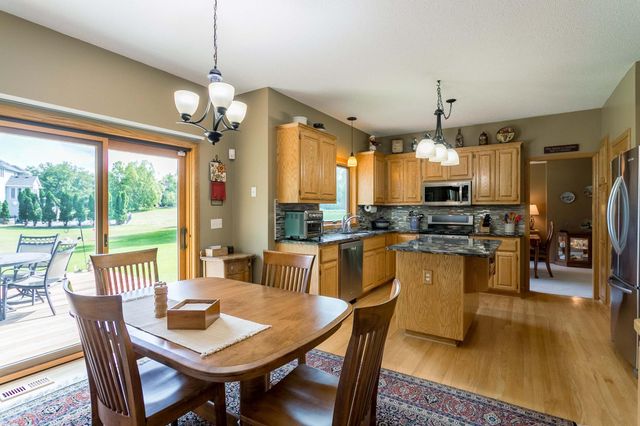 3895 Arlington Drive, Woodbury, MN 55129