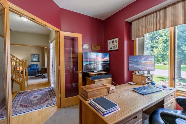 3895 Arlington Drive, Woodbury, MN 55129