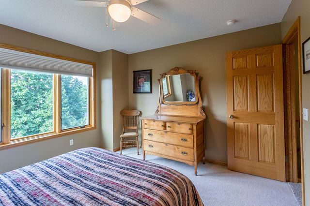 3895 Arlington Drive, Woodbury, MN 55129