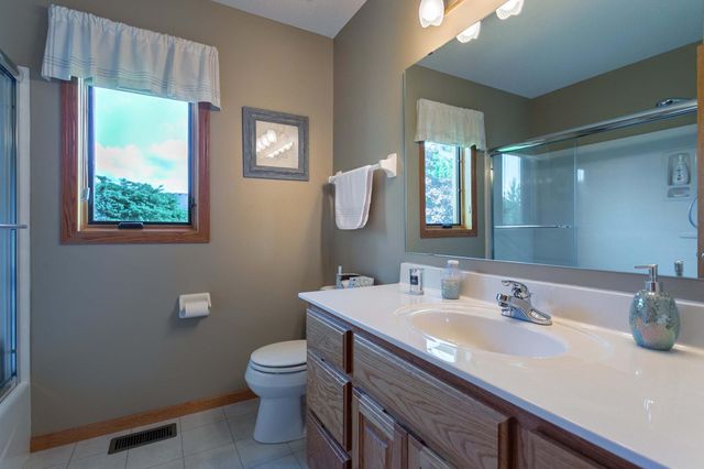 3895 Arlington Drive, Woodbury, MN 55129