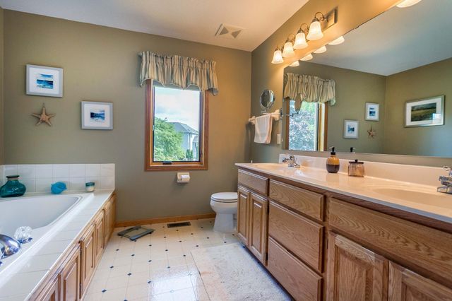 3895 Arlington Drive, Woodbury, MN 55129