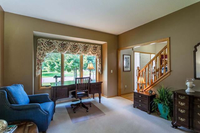 3895 Arlington Drive, Woodbury, MN 55129