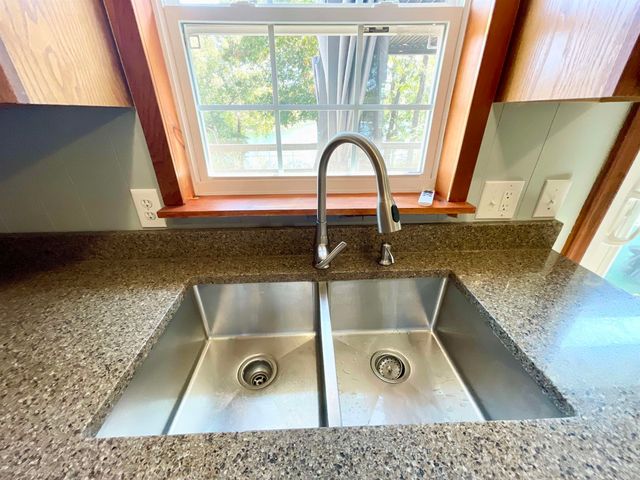 29 W Lakeshore Drive, Cherokee Village, AR 72529