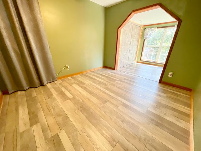 29 W Lakeshore Drive, Cherokee Village, AR 72529