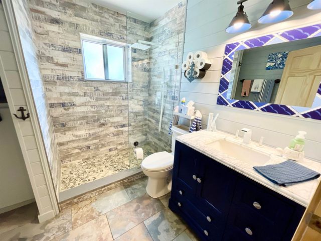 29 W Lakeshore Drive, Cherokee Village, AR 72529