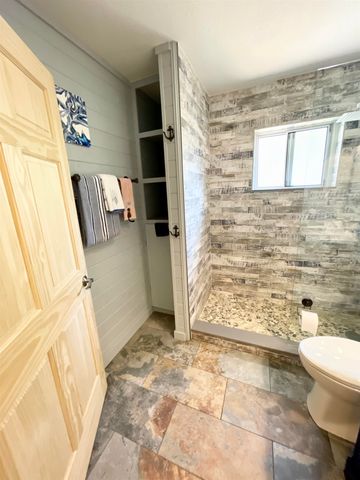 29 W Lakeshore Drive, Cherokee Village, AR 72529