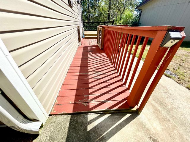 29 W Lakeshore Drive, Cherokee Village, AR 72529