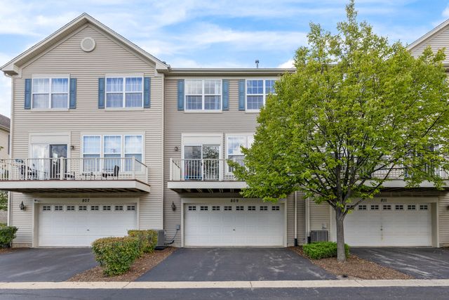 809 Brodhead Drive, Aurora, IL 60504