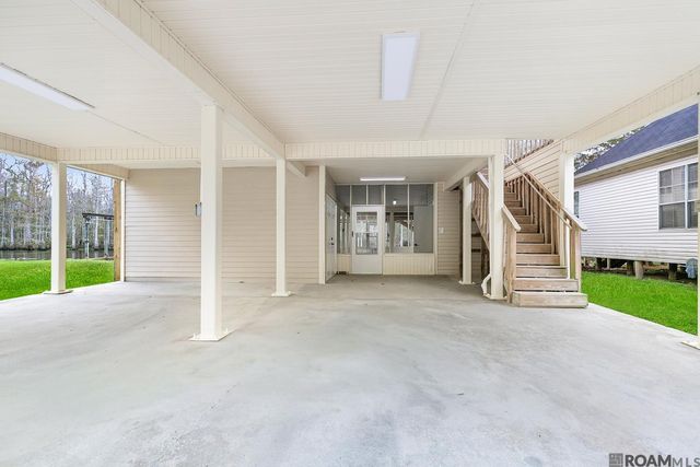 22962 Chene Blanc Ln, Maurepas, LA 70449