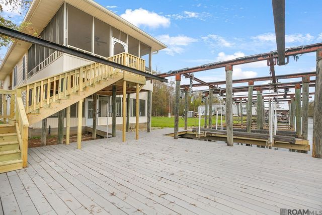 22962 Chene Blanc Ln, Maurepas, LA 70449