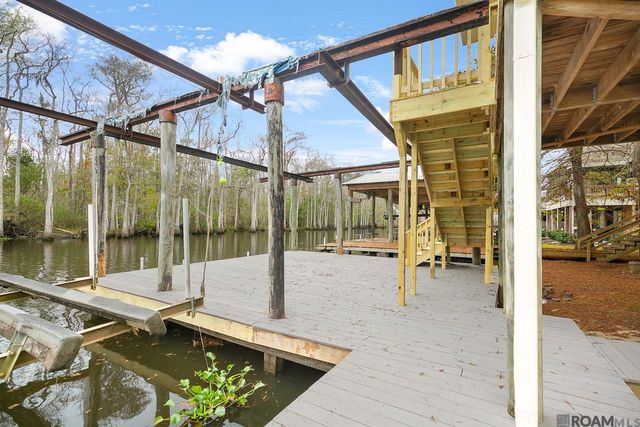 22962 Chene Blanc Ln, Maurepas, LA 70449